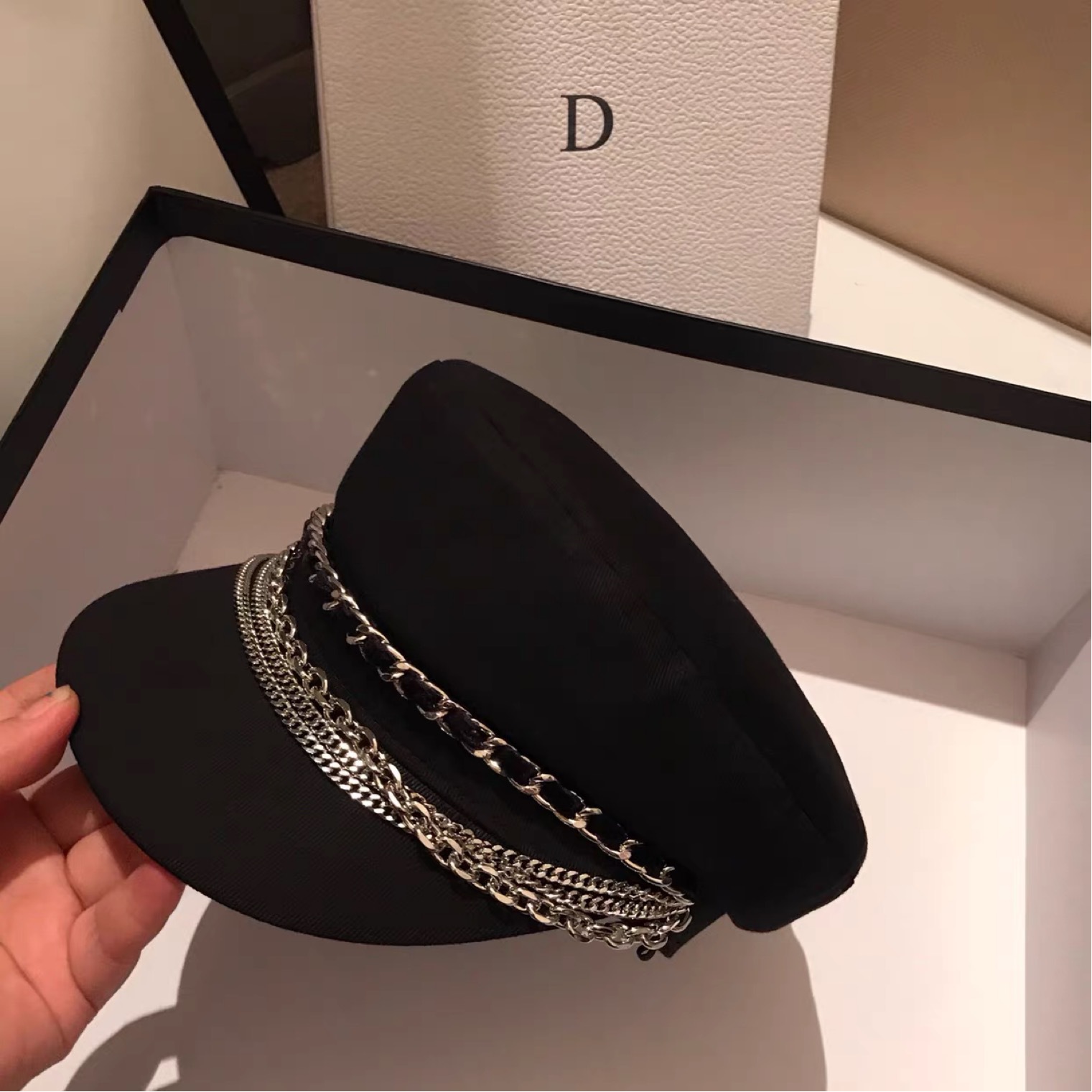 قبعات نسائية بتصميم مصمم من ما - مراجعة Streetwear Brand Designer وسعره