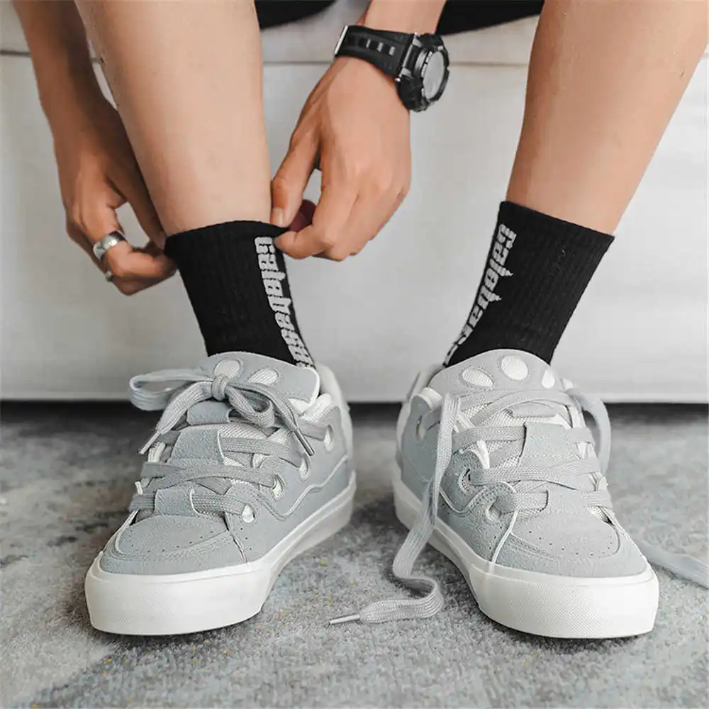 مع جلد الهيب هوب أحذية المدرسة - مراجعة Streetwear Brand Expensive وسعره